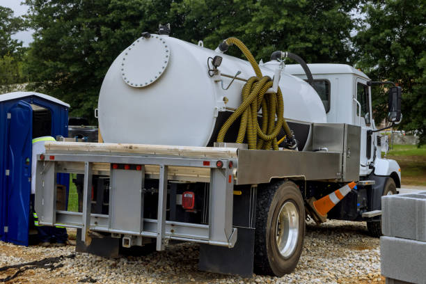 Best Portable toilet rental cost  in Effingham, IL